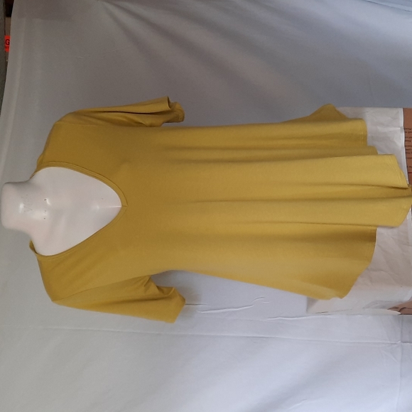 SHORT SLEEVE TOP - Picture 3 of 4